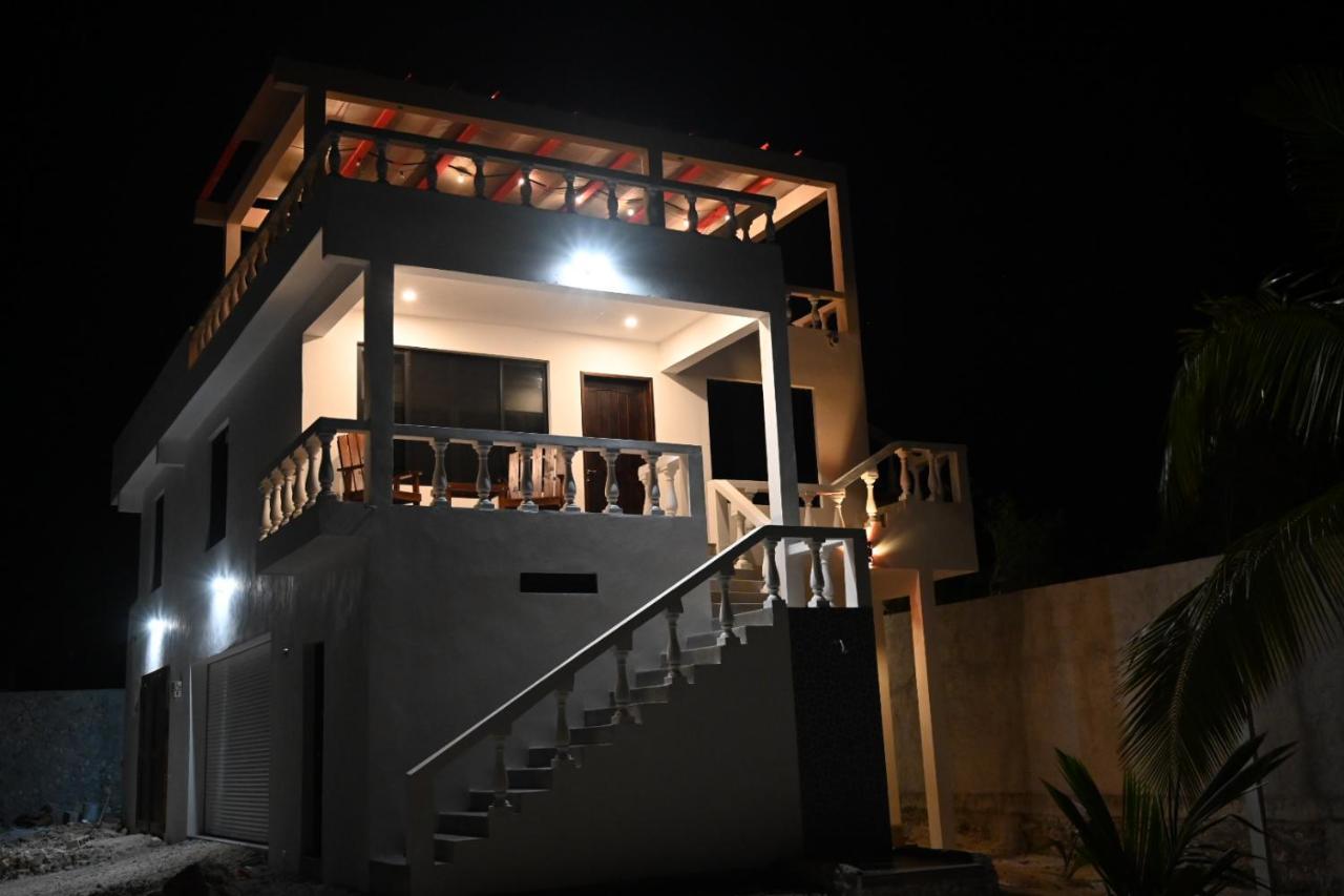 La Casa Del Mexicano Celestun Exterior photo
